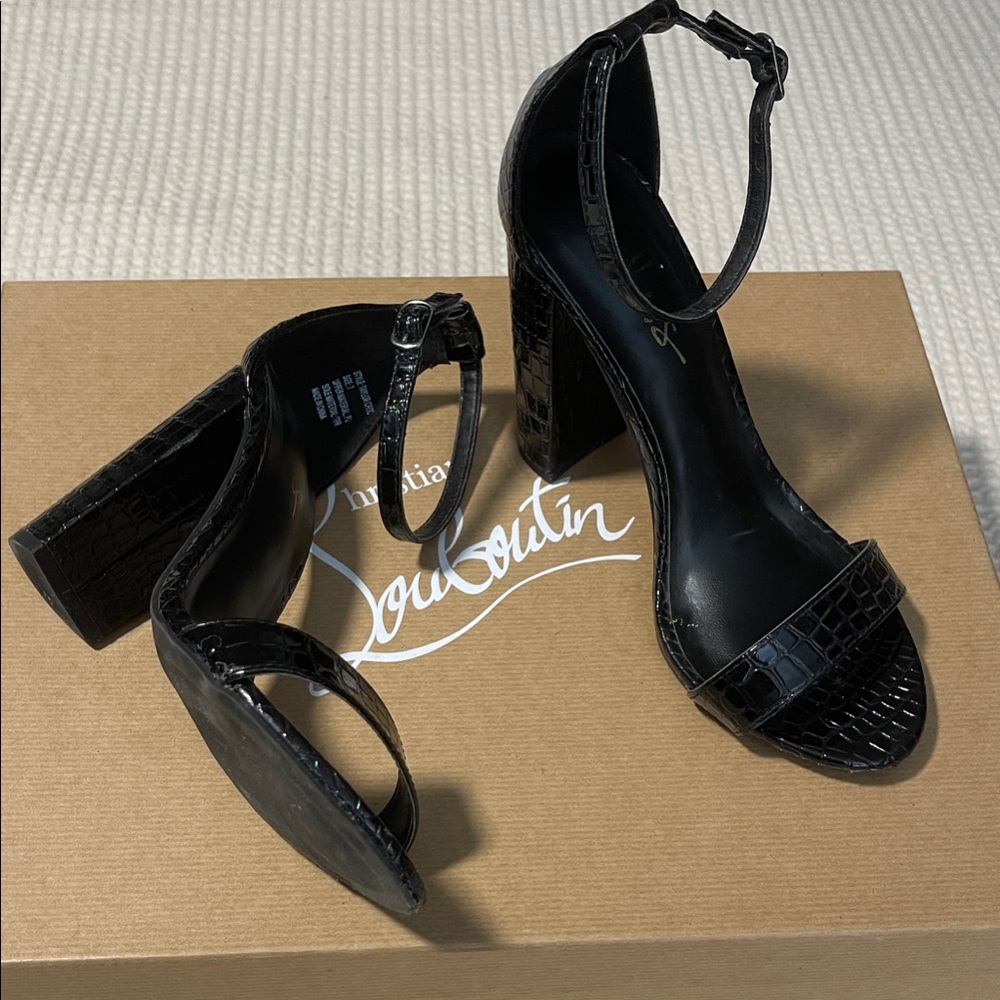LuLu’s Black Croc-Patterned Black patent Heels women’s size 7 4 1/2 inch heel